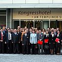 Viele kompetente Personen ziehen für Sie an einem Strang! Viele kompetente Personen ziehen für Sie an einem Strang!