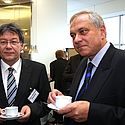 Das Lernen von und mit unseren ausländischen Partnern ist eine unserer Stärken. Das Lernen von und mit unseren ausländischen Partnern ist eine unserer Stärken.