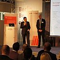 Tarek El-Naschef (l.), Leiter des KompetenzCenter Ausland und Sascha Händler aus dem Bereich Internationales Geschäft, Abteilung Exportfinanzierung, begrüßten die Gäste auf dem Unternehmerabend.