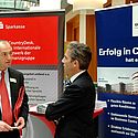 Der S-CountryDesk und sein Partner die German Centres stellten sich den Kollegen vor. Der S-CountryDesk und sein Partner die German Centres stellten sich den Kollegen vor.
