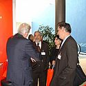 Auch der venezolanische Energieminister besuchte den Stand.