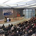 Die Besucher lauschten interessiert den Eindrücken des Bundeskanzlers a.D.